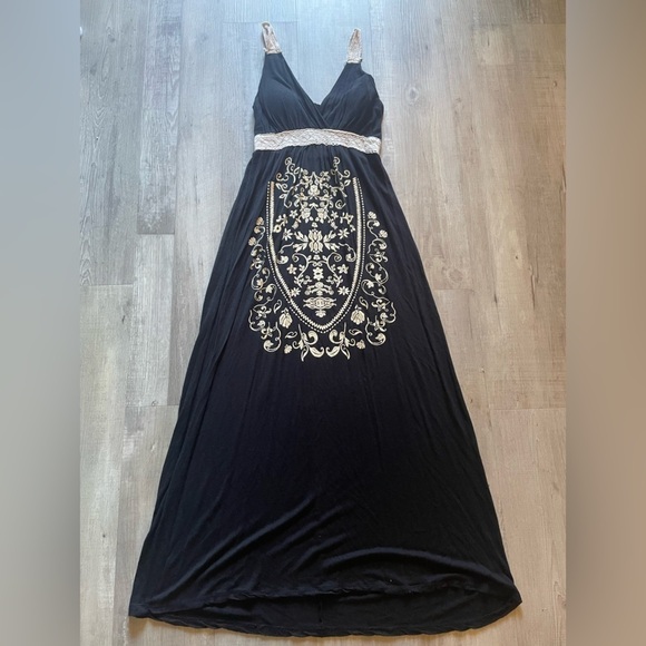 Rue 21 Printed Maxi dress. Size medium - Picture 1 of 11